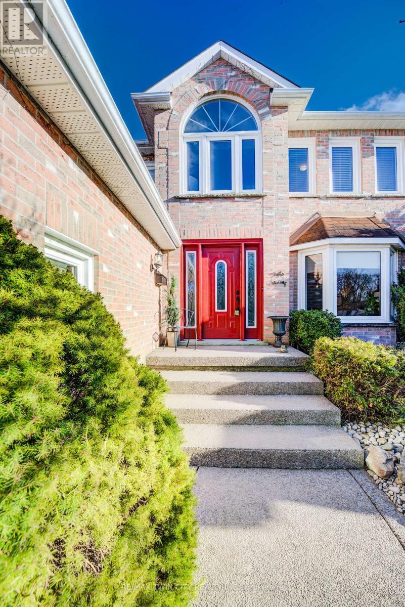 25 LYNNVALLEY CRESCENT