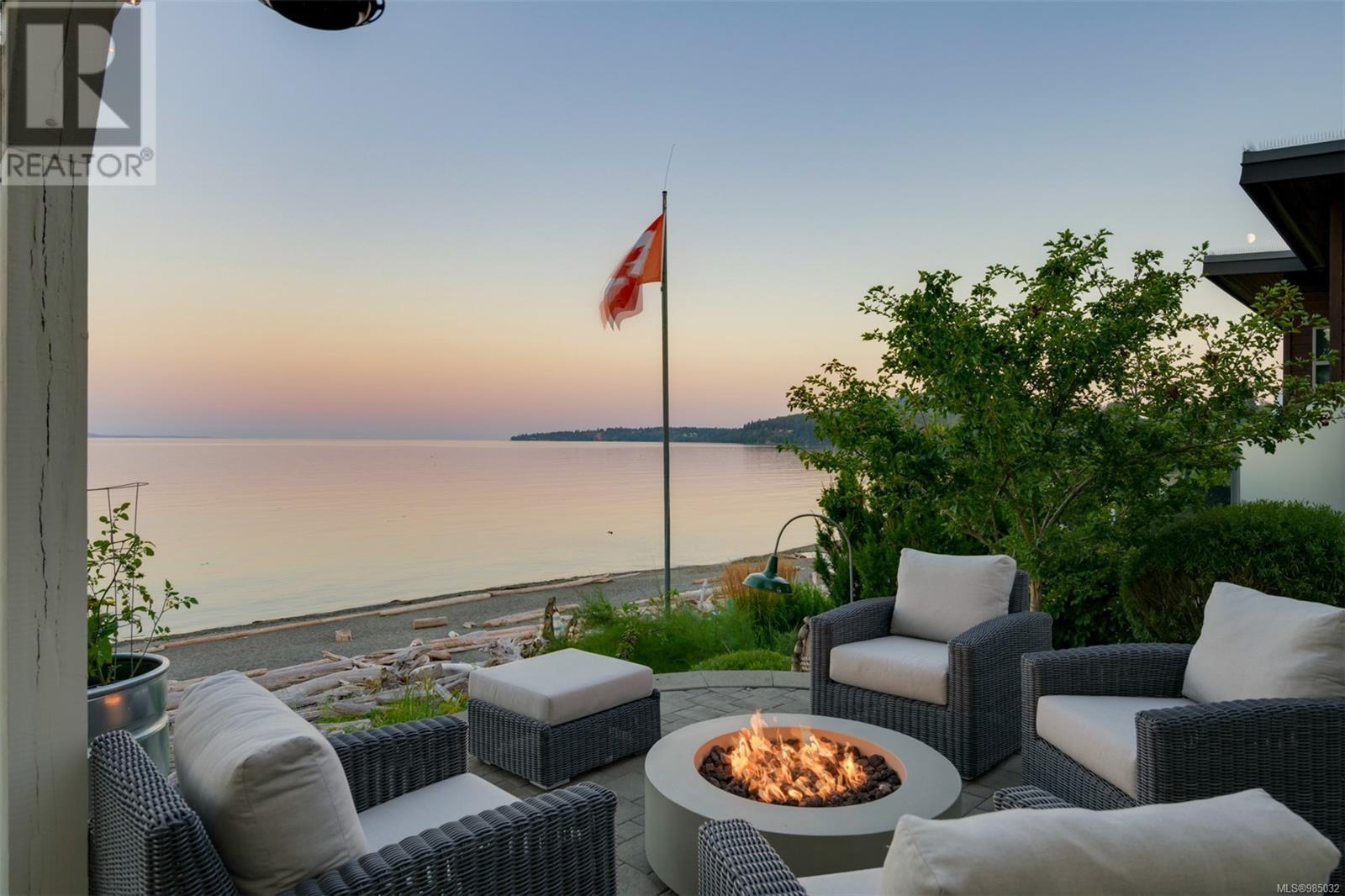 5097 Cordova Bay Rd