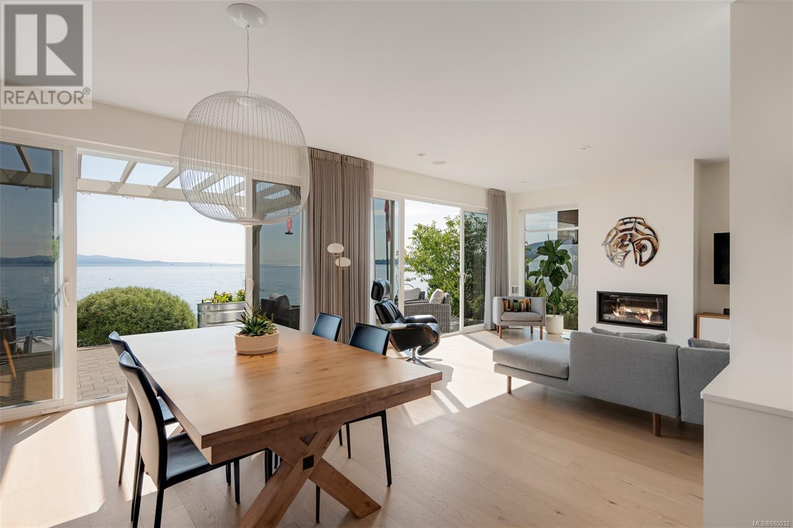 5097 Cordova Bay Rd