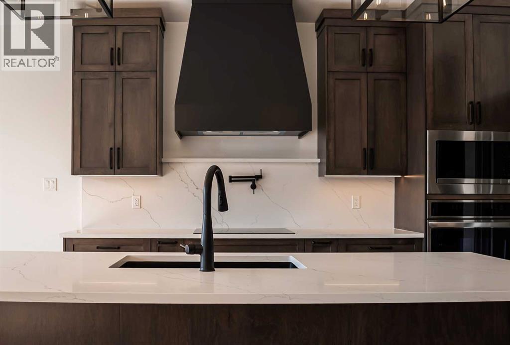 541 Riverhills Way W