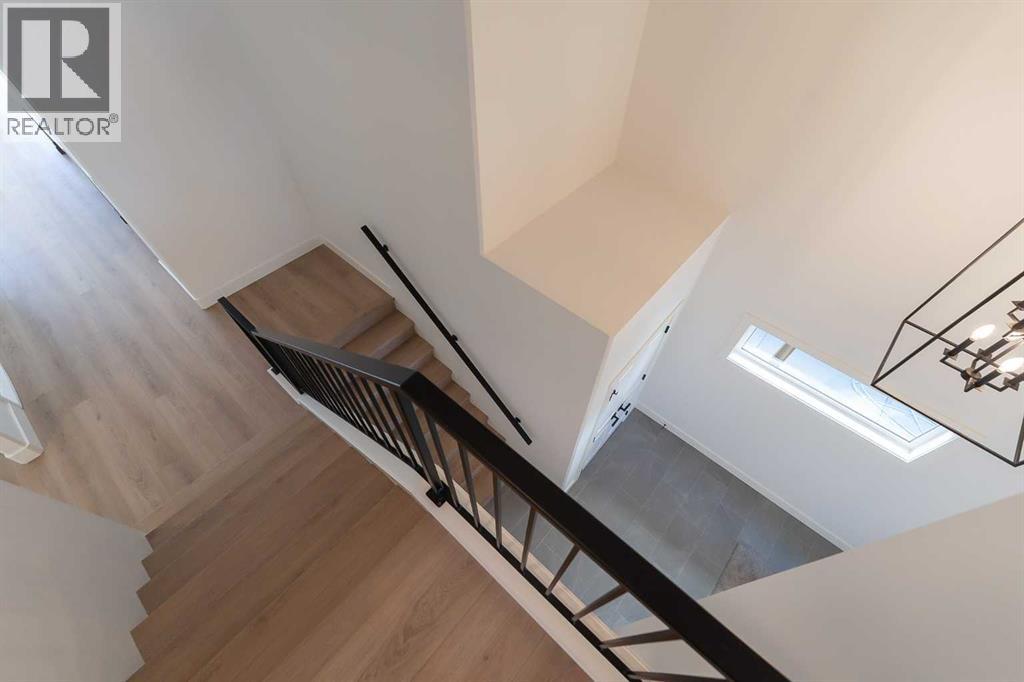 541 Riverhills Way W