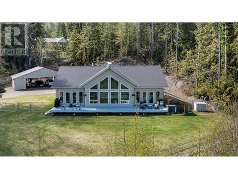 2128 Country Woods Road Sorrento BC V0E2W1