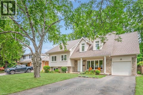 285 SURREY Drive Oakville ON L6L3T6