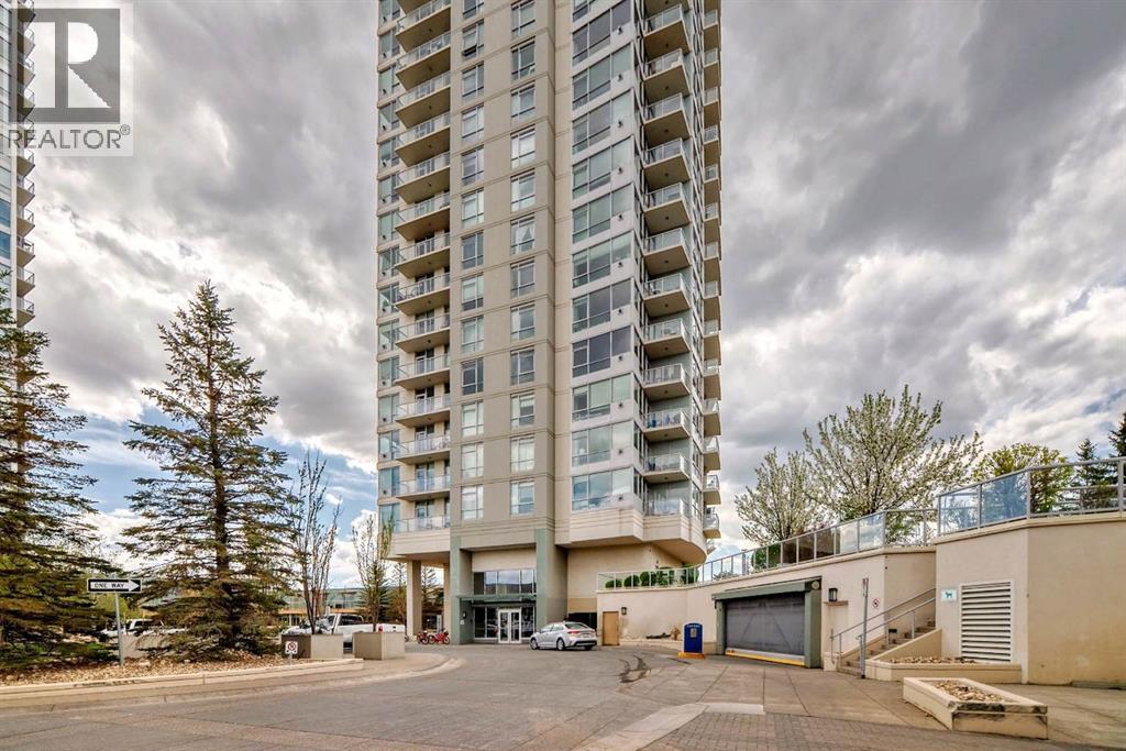 1907, 77 Spruce Place SW