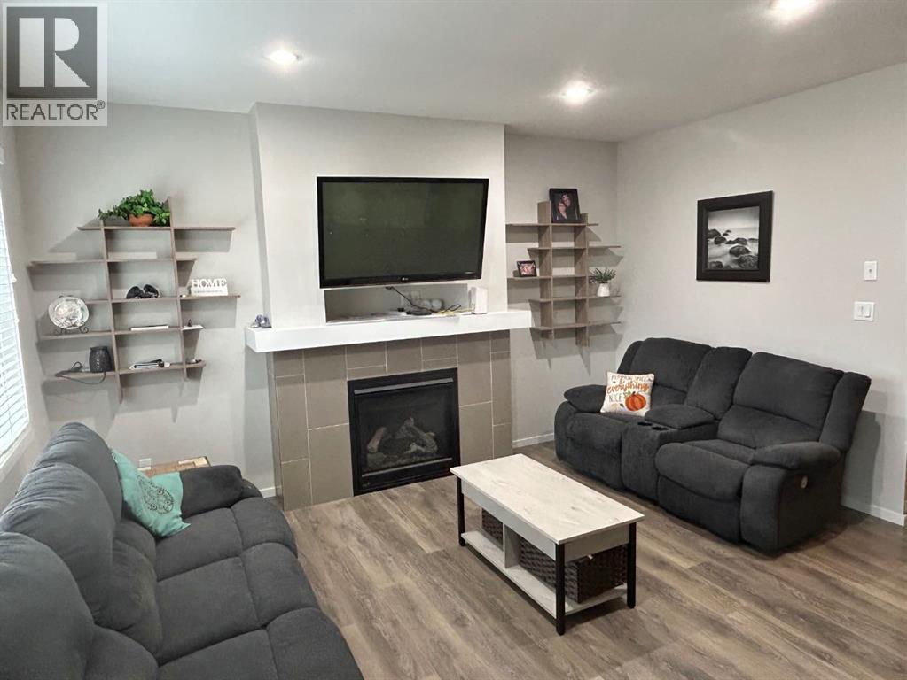43 Country Meadows Boulevard W
