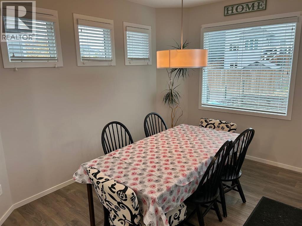 43 Country Meadows Boulevard W