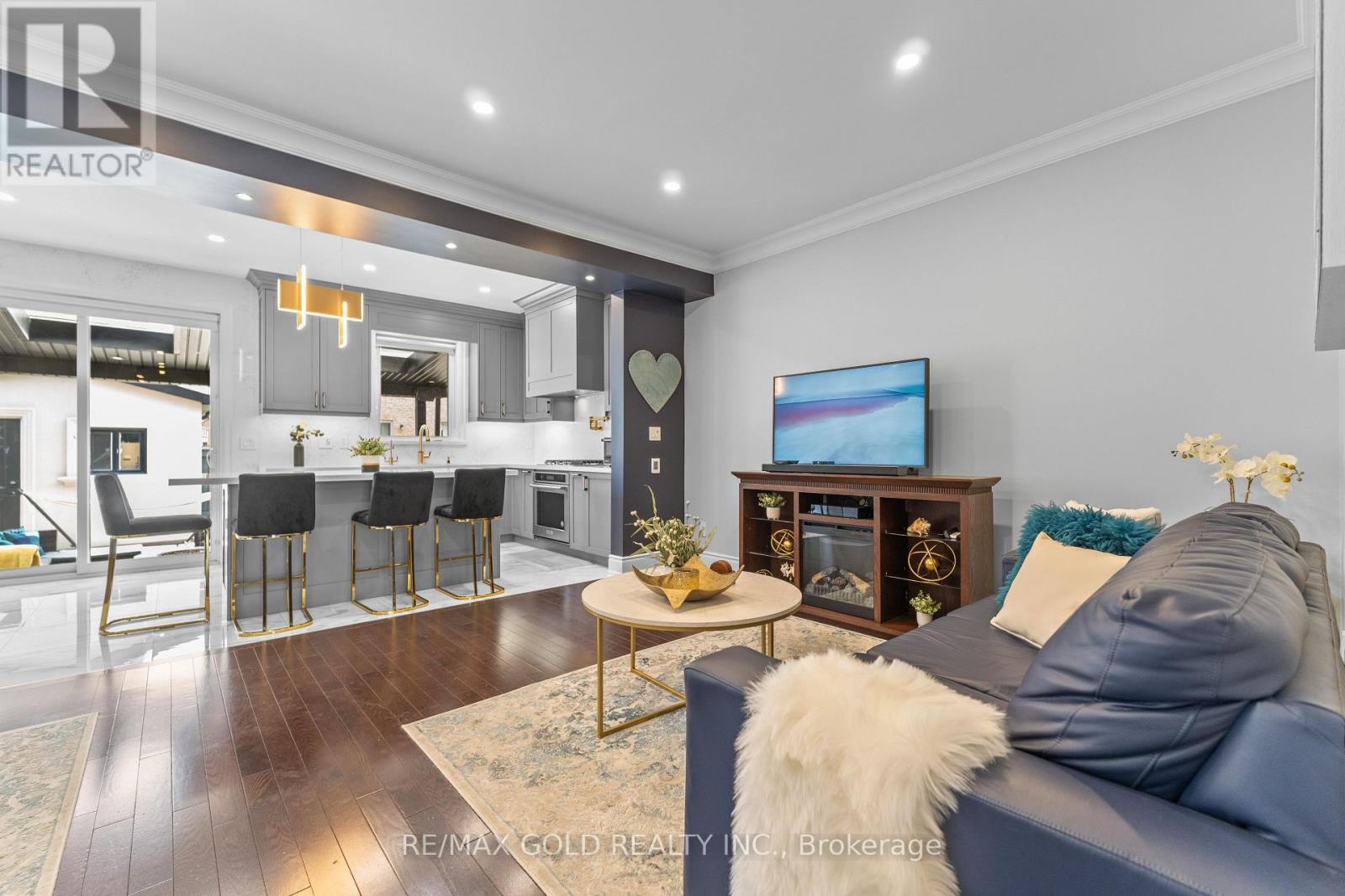 52 VANDERPOOL CRESCENT