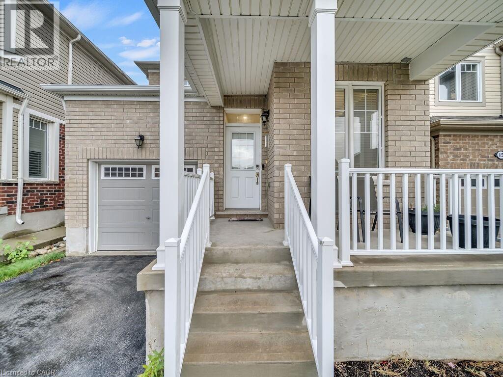 19 PICKETT Place