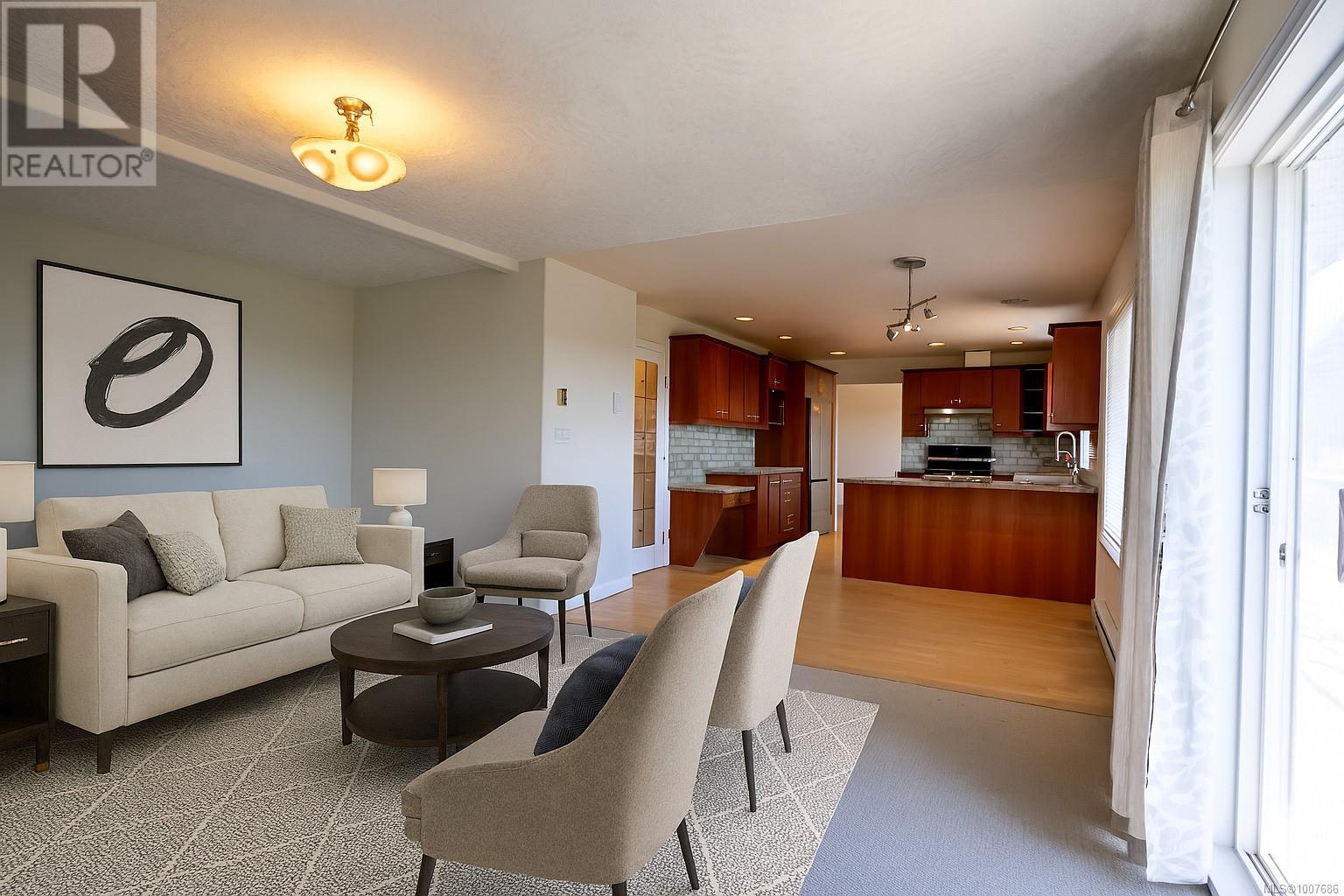 2562 Crystalview Dr