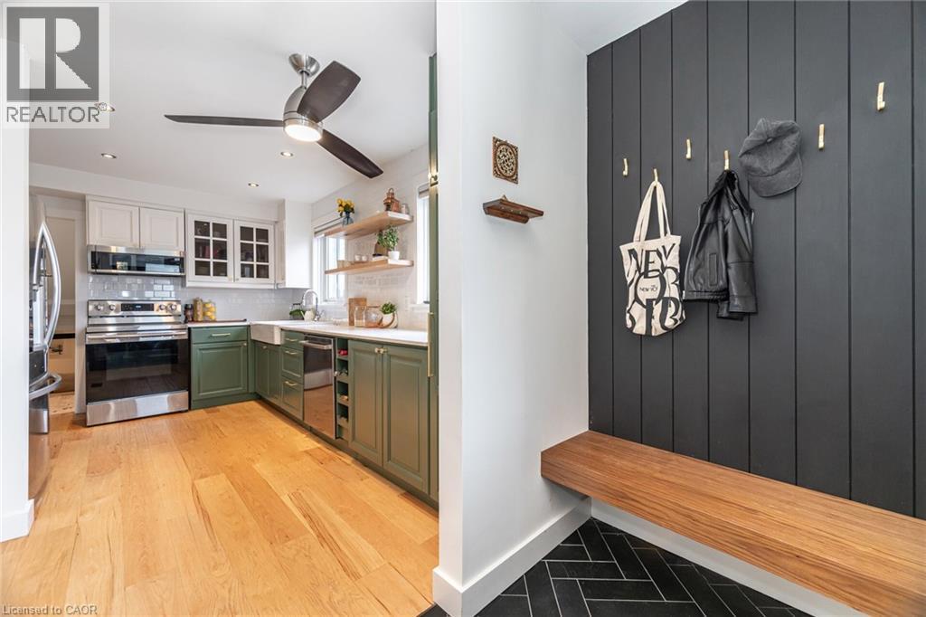 2431 PADSTOW Crescent