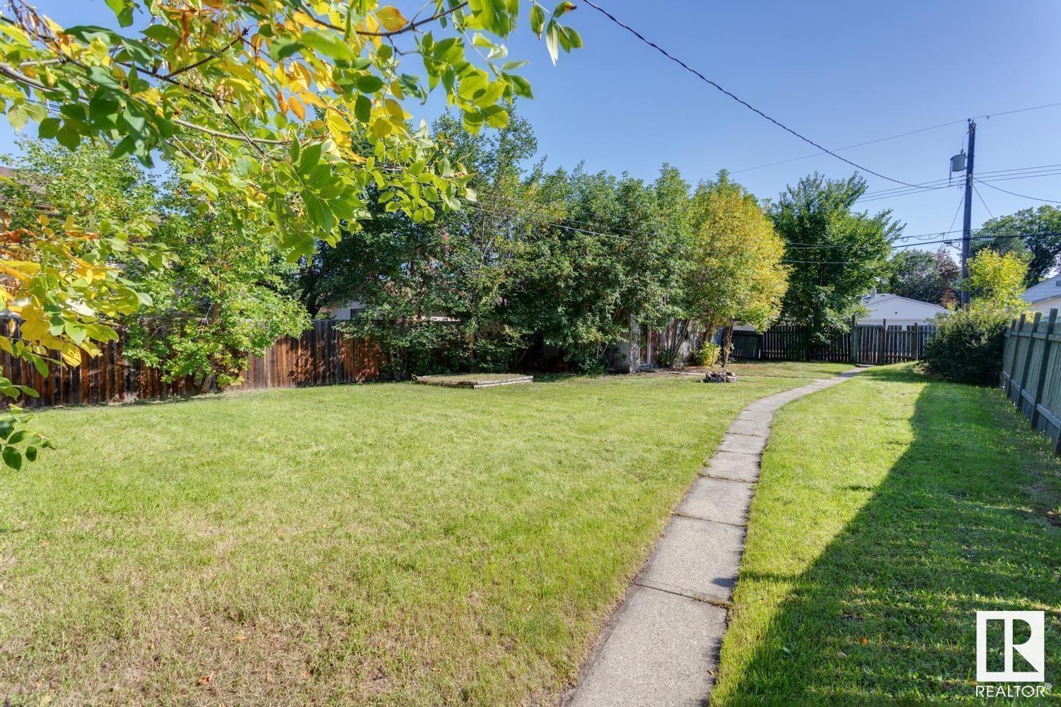 12109 87 ST NW