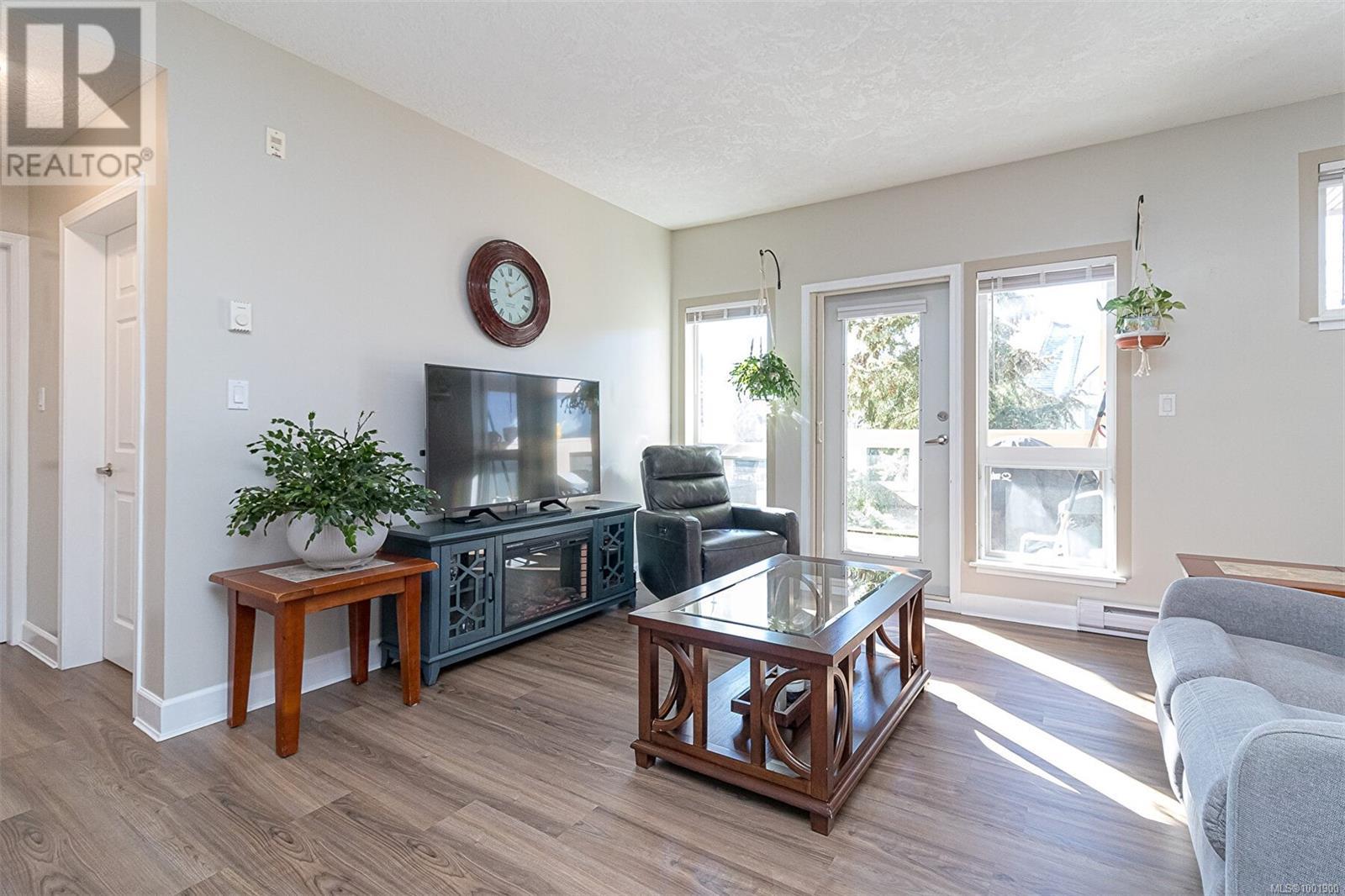 203 1156 Colville Rd