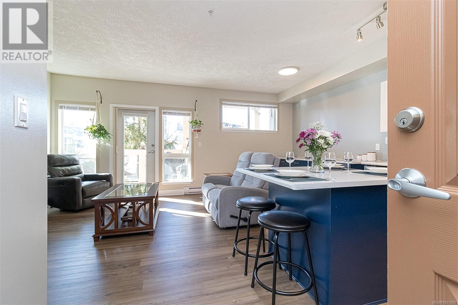 203 1156 Colville Rd