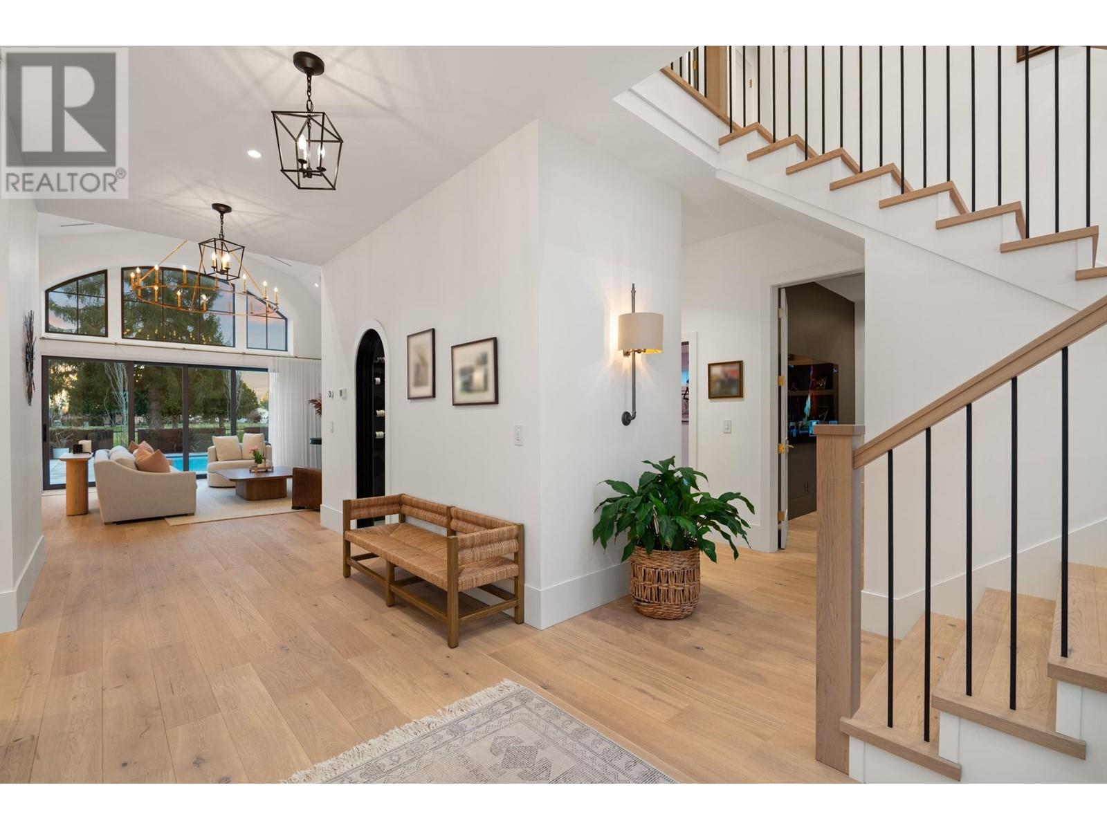 948 EDEN CRESCENT