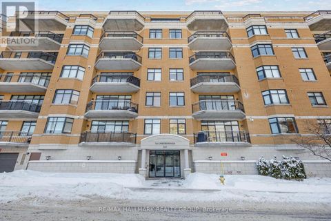 203 - 260 BESSERER STREET Ottawa ON K1N1J3