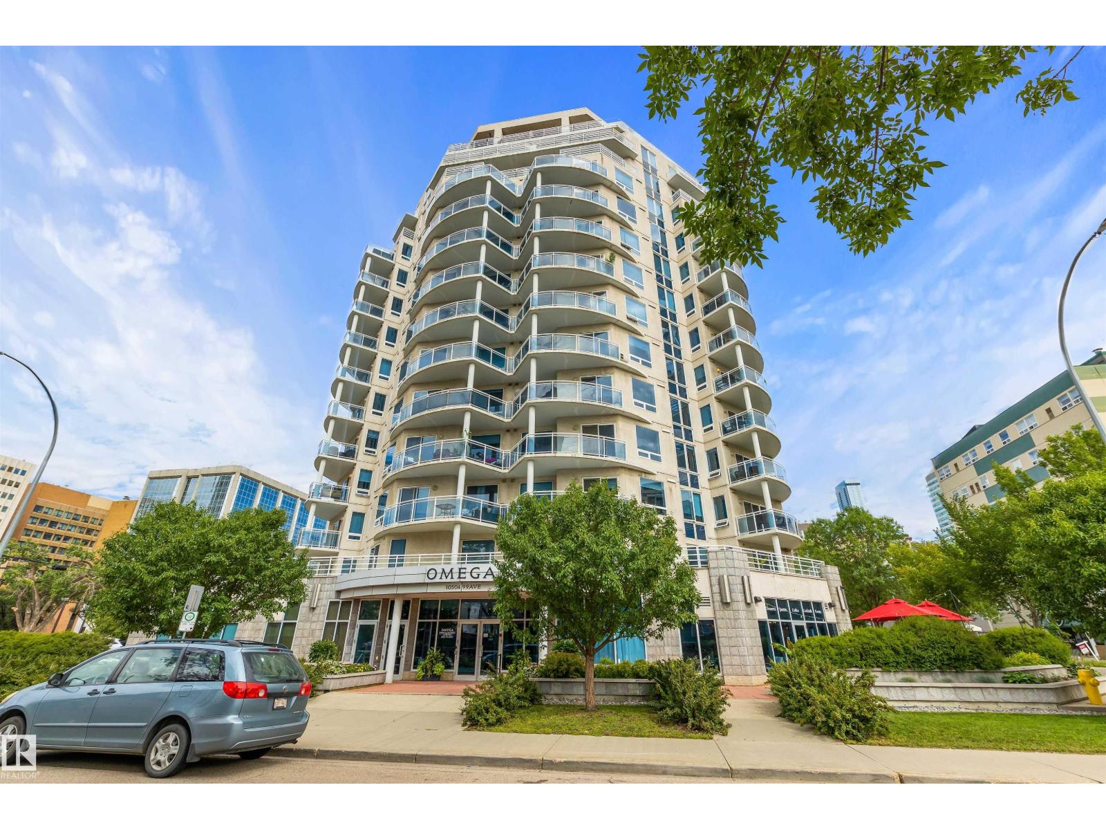 #901 10504 99 AV NW