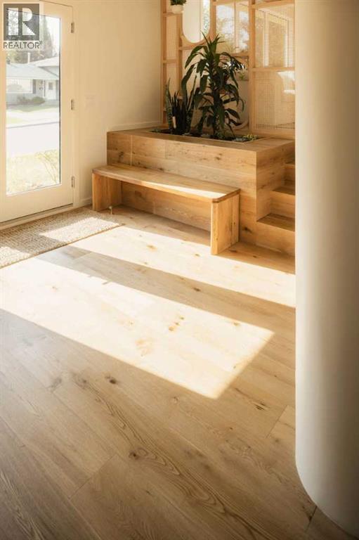 5036 Vanstone Crescent NW