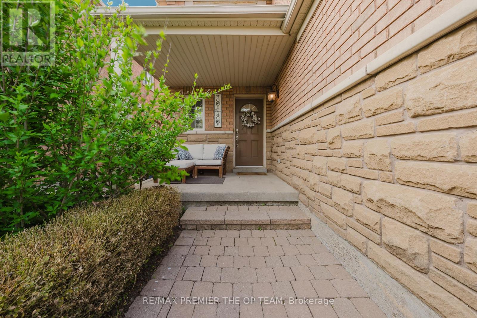 50 BEAVERBROOK CRESCENT