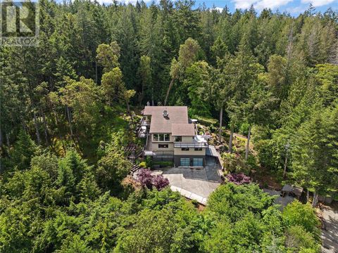 1595 Eagle Way North Saanich BC V8L5S3