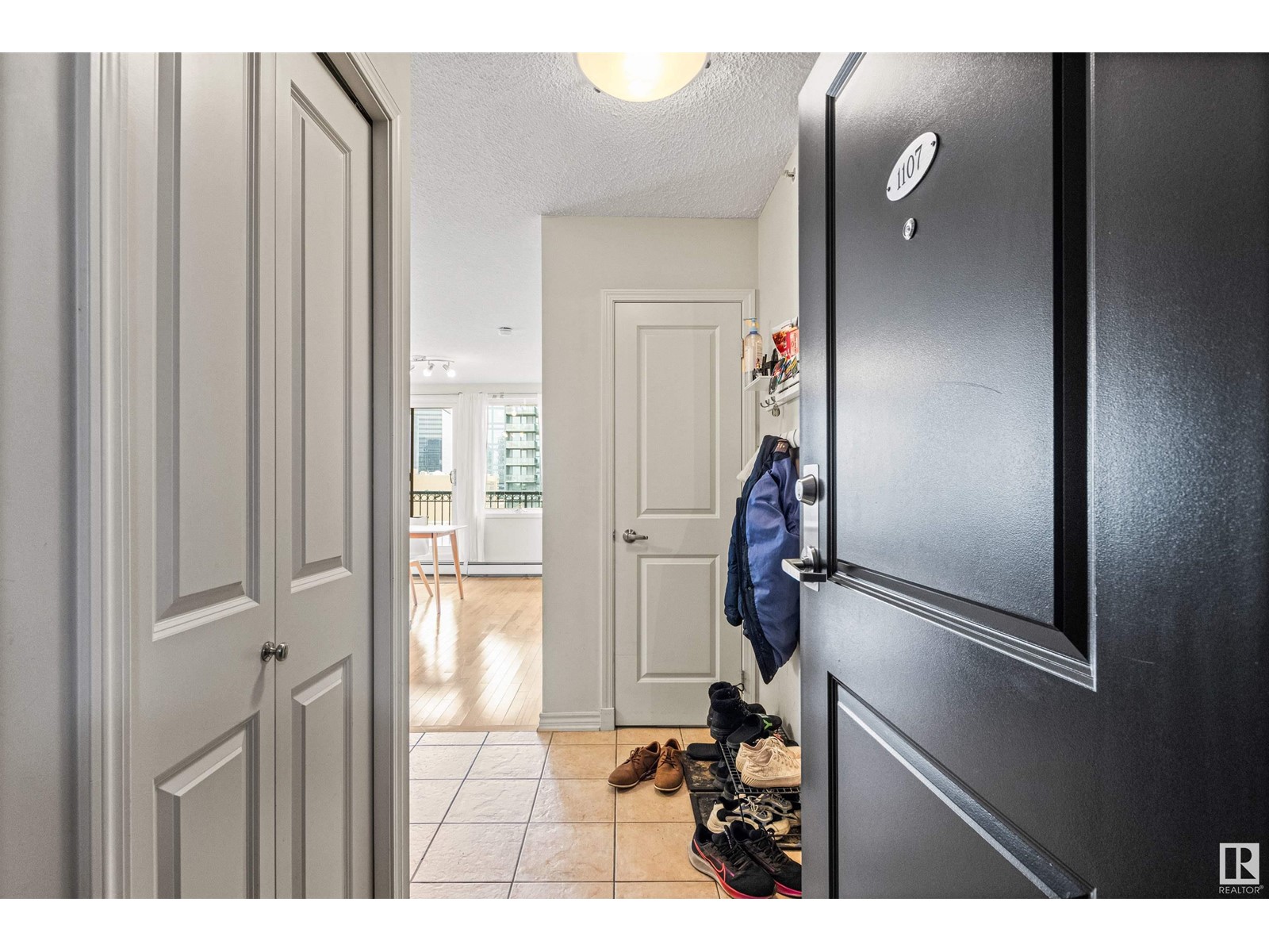 #1107 10180 104 ST NW