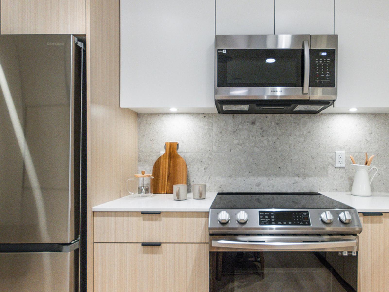 633 20769 FRASER HIGHWAY