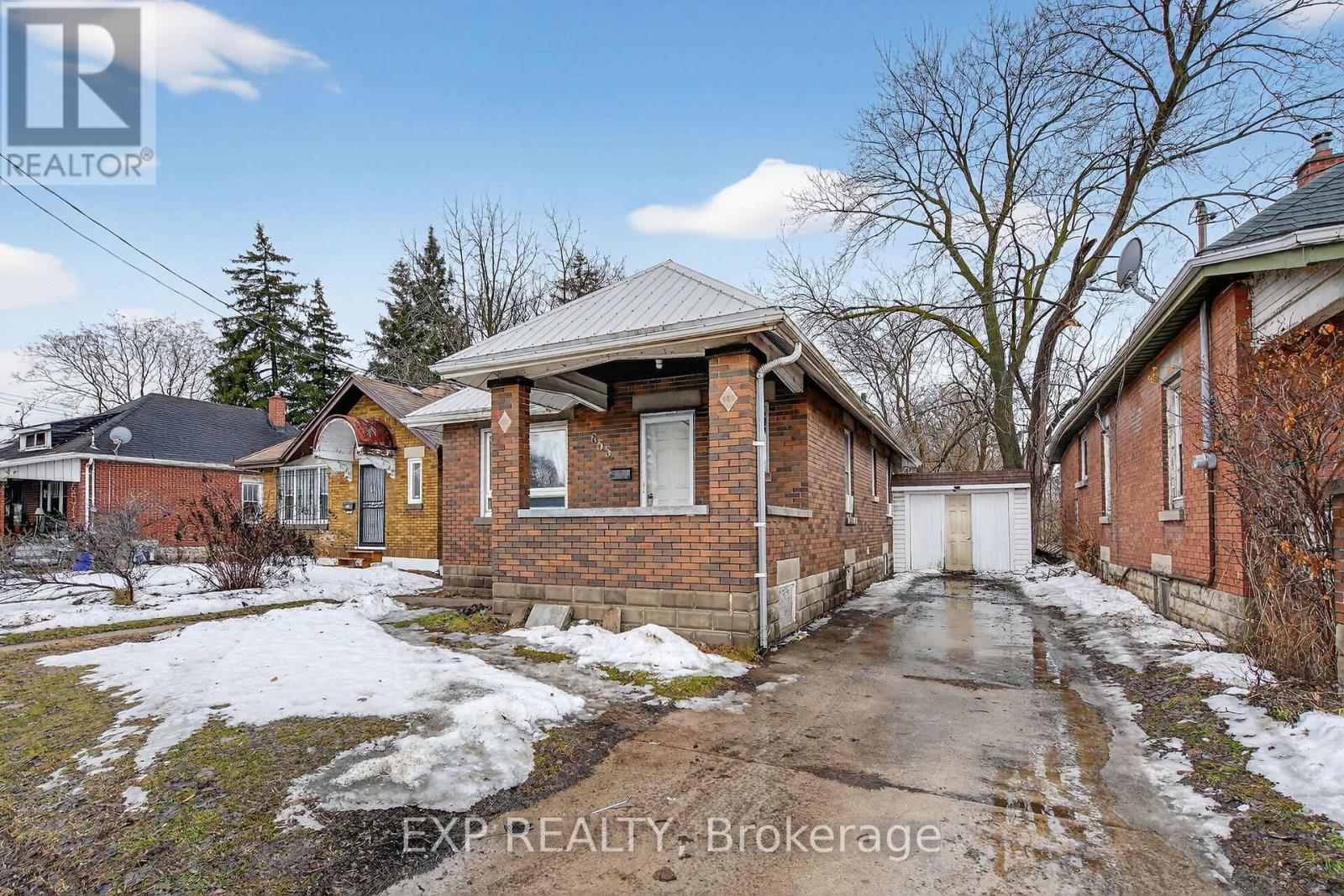 655 HIGHBURY AVENUE N