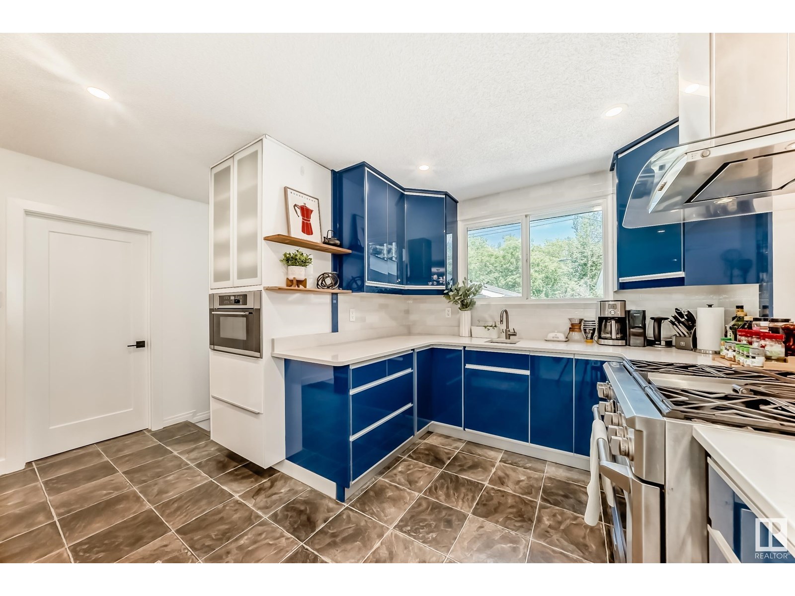 15226 81 AV NW