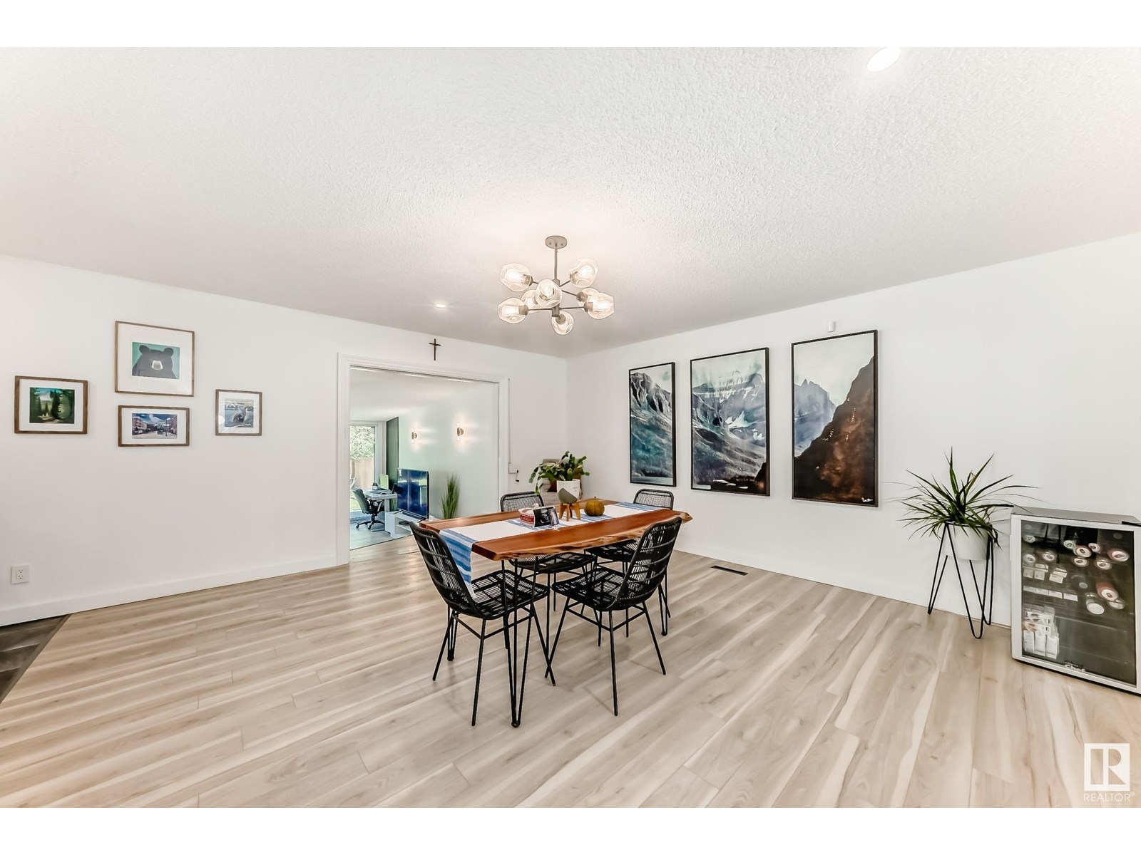 15226 81 AV NW