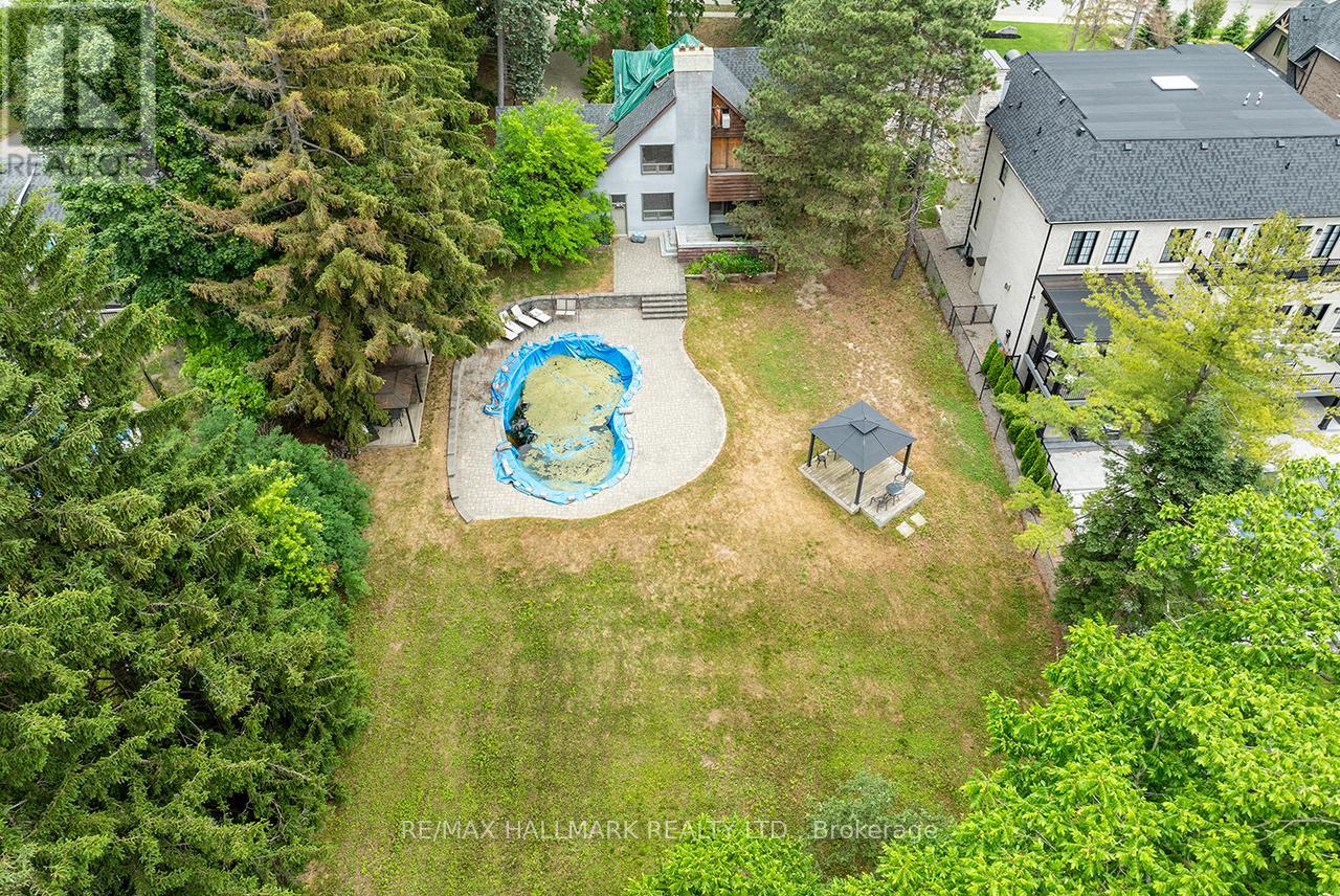 1382 ROUGEMOUNT DRIVE