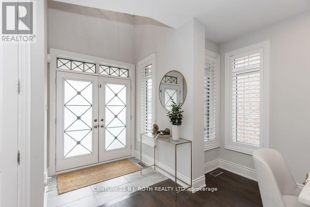 20 WESTMINSTER CIRCLE