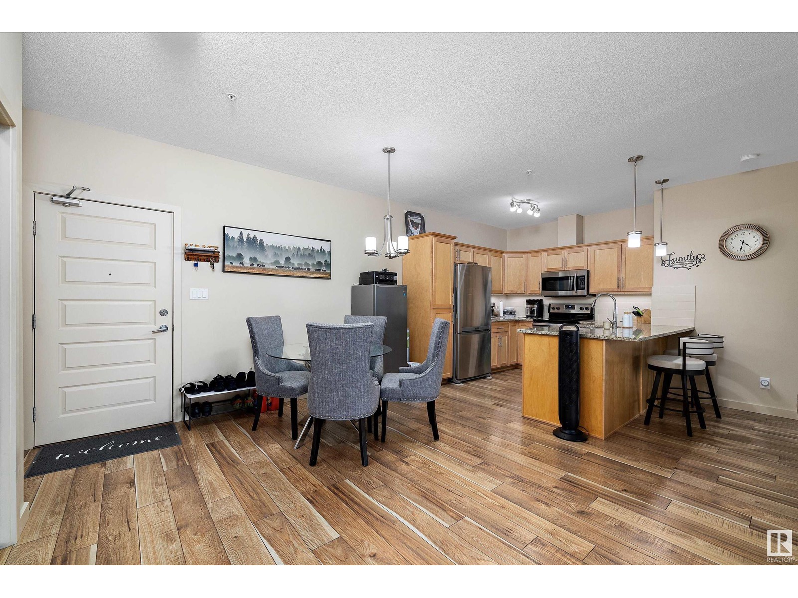 #214 304 Ambleside Li SW