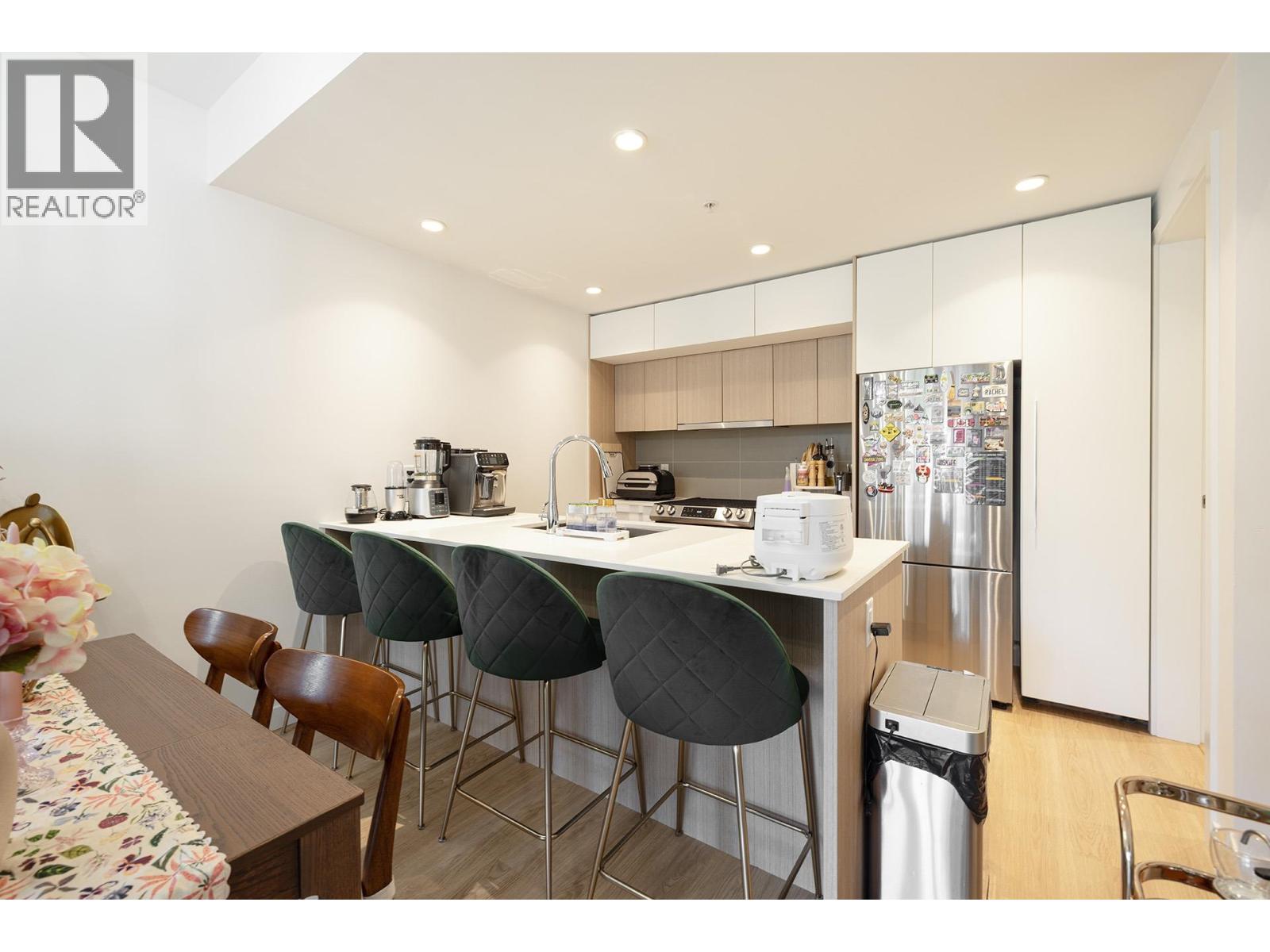 208 9888 UNIVERSITY CRESCENT