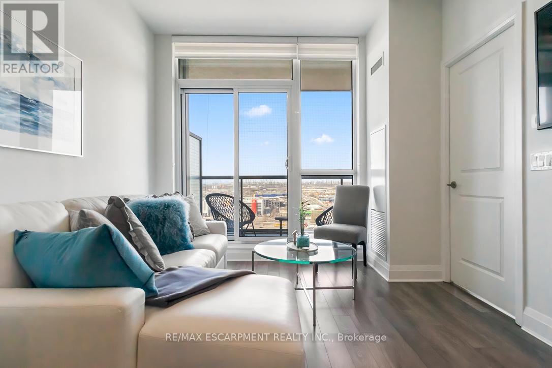 1608 - 15 ZORRA STREET