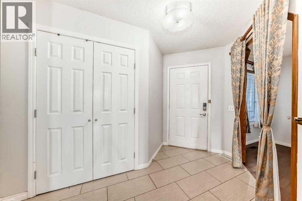 207 Eldorado Close NE