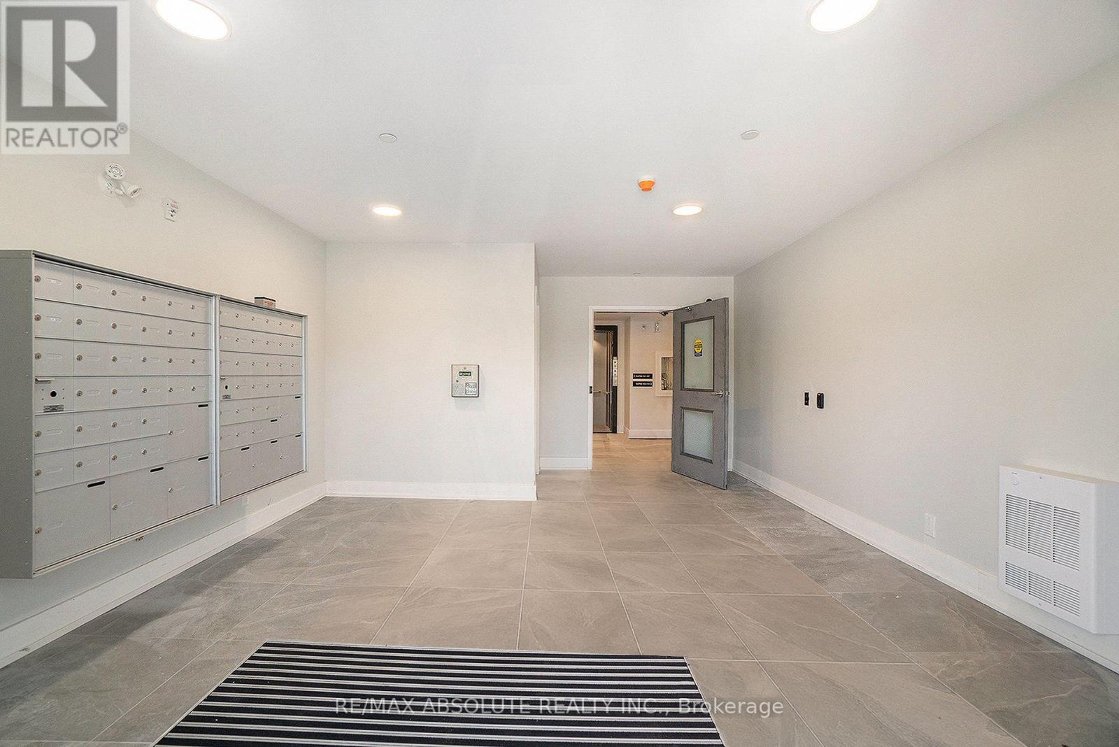302 - 12 THOMAS STREET S