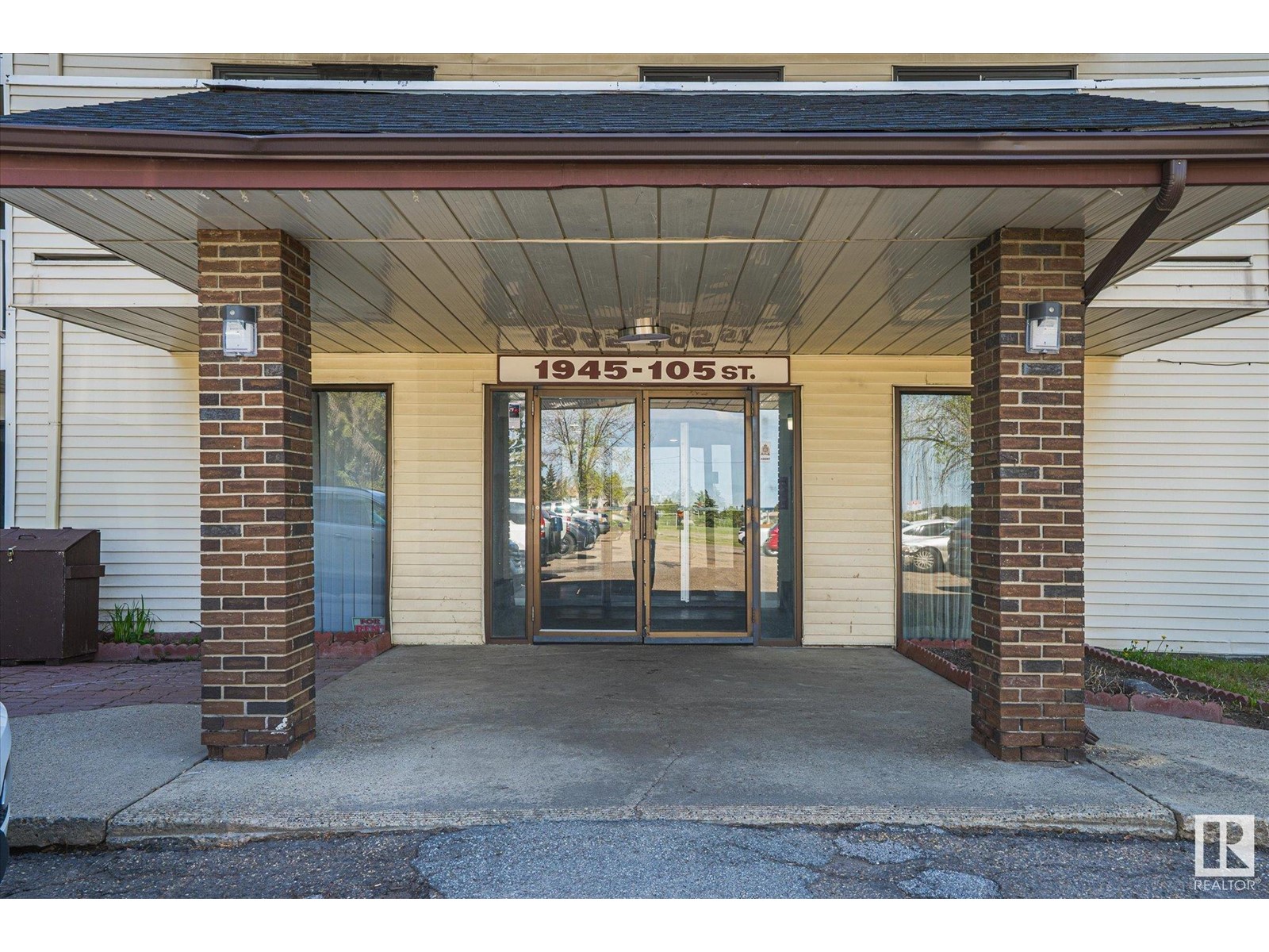 #307 1945 105 ST NW