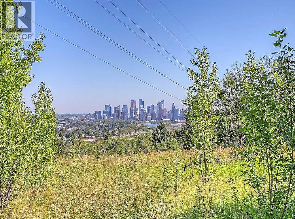 302, 332 Cedar Crescent SW