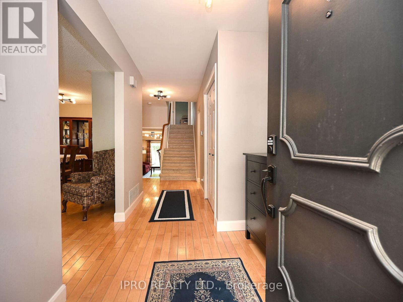 986 VANIER DRIVE