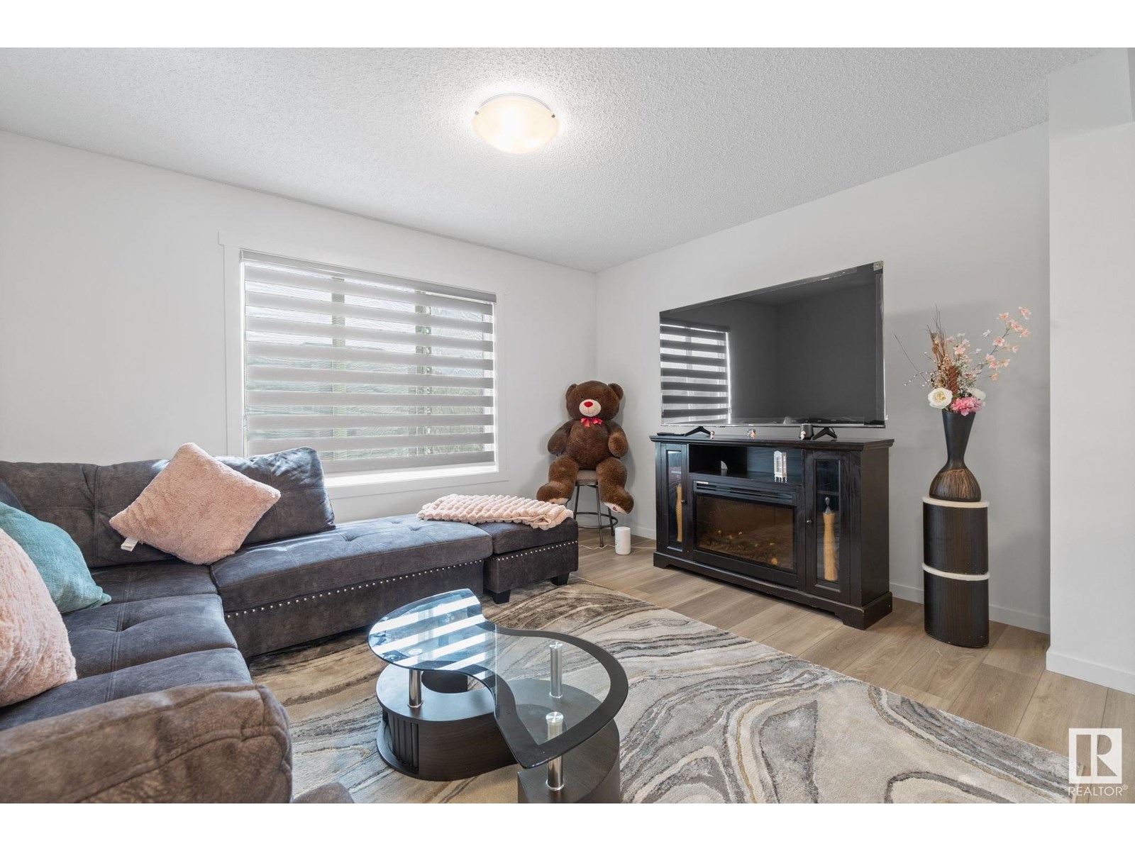 22727 84 AV NW