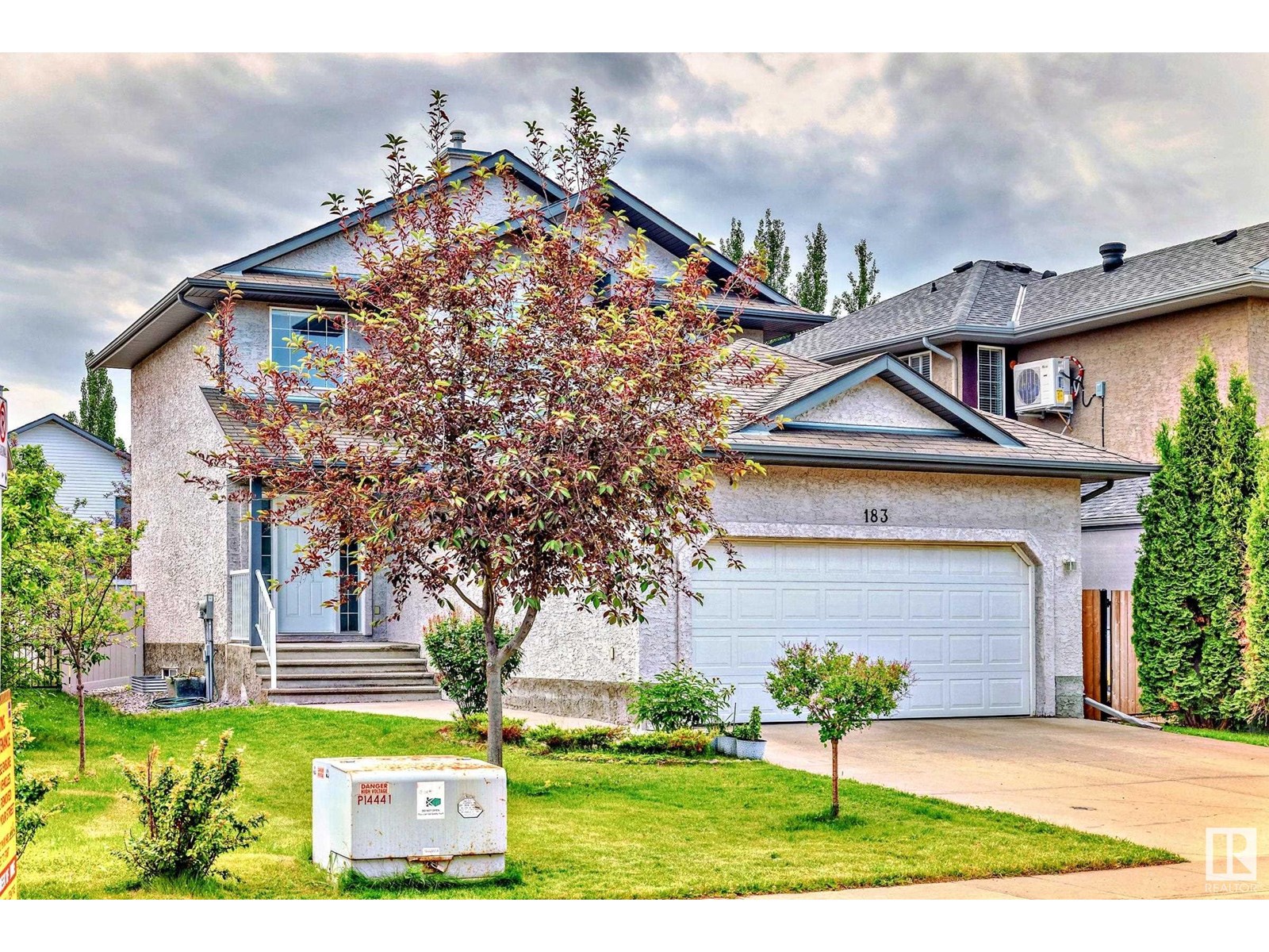 183 Castle DR NW