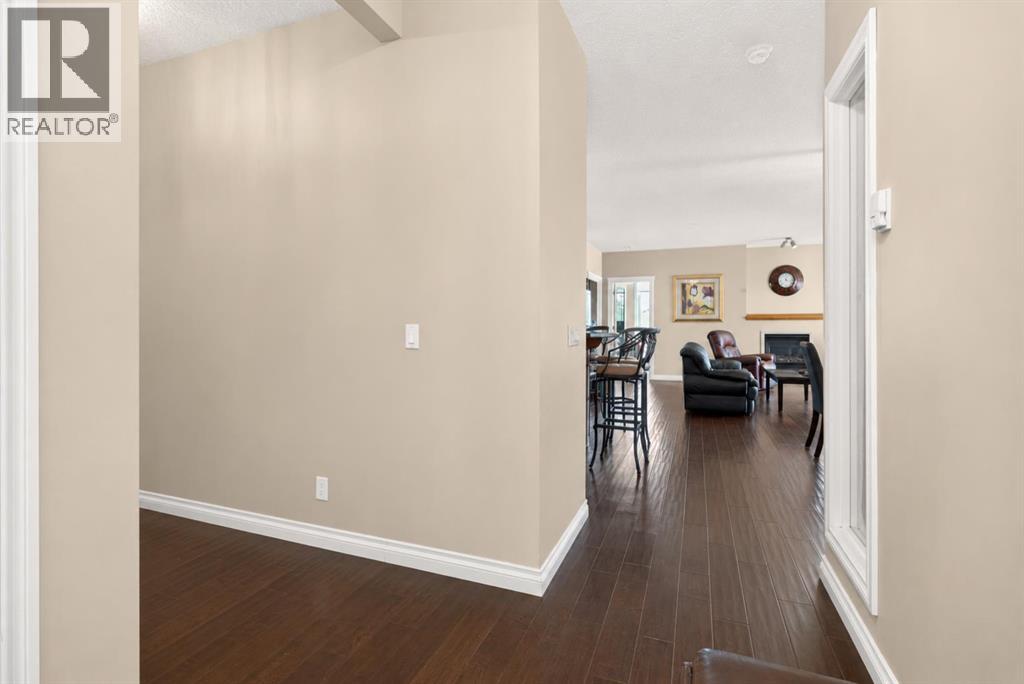 7305, 14 Hemlock Crescent SW