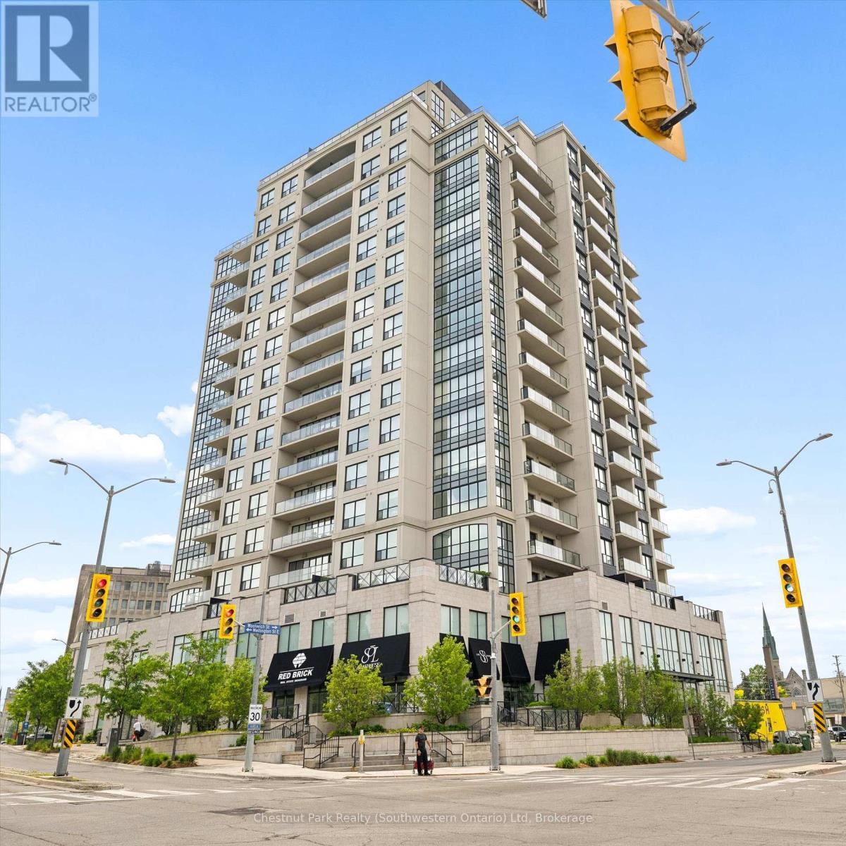405 - 160 MACDONELL STREET