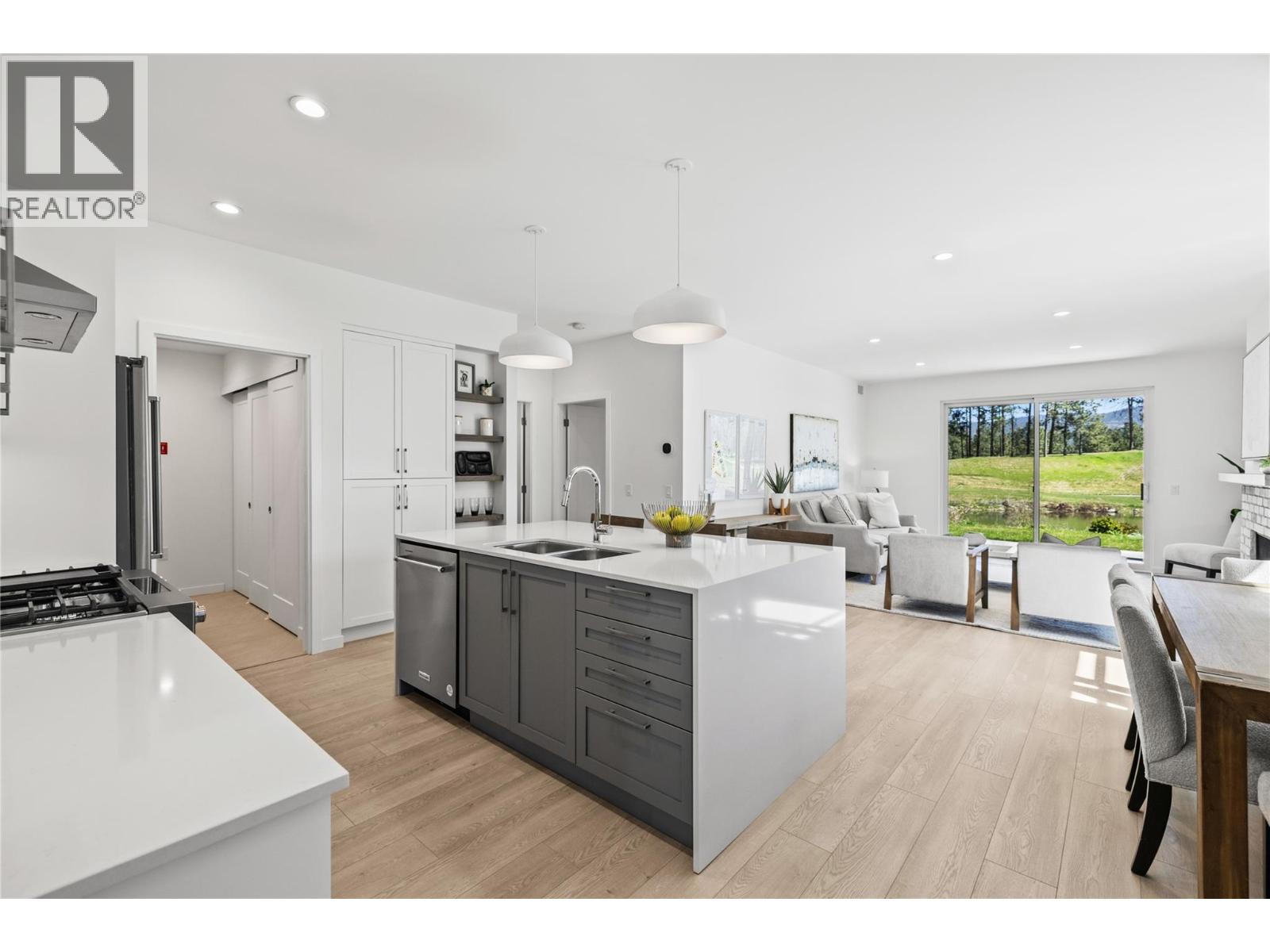 1979 Country Club Drive Unit# 11