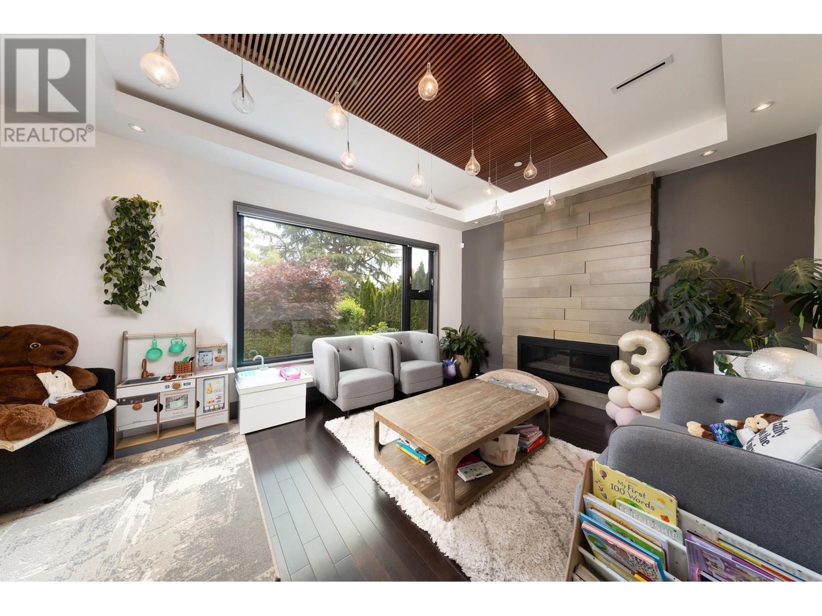 3521 PUGET DRIVE