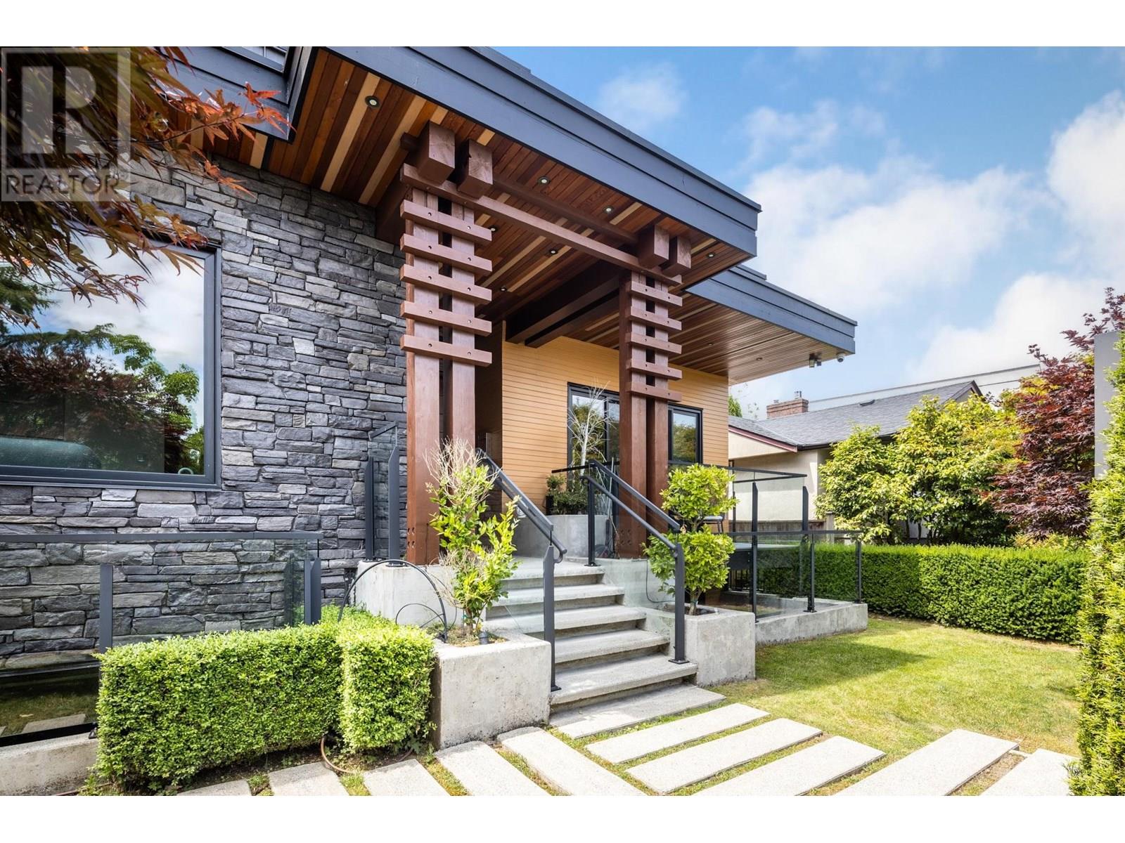 3521 PUGET DRIVE