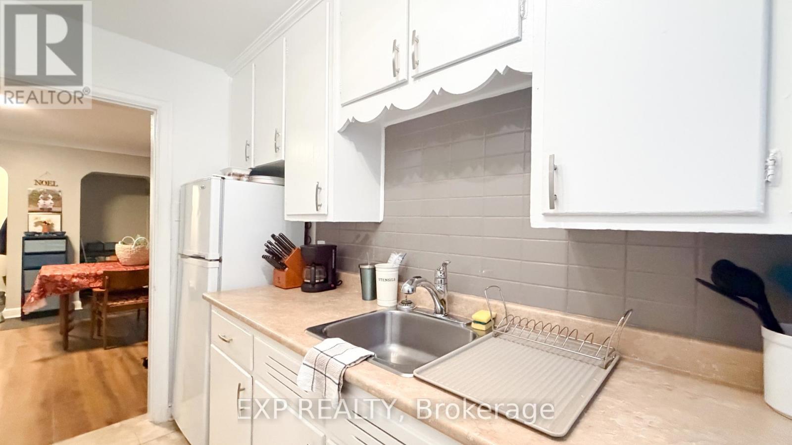 2 - 725 MELBOURNE AVENUE