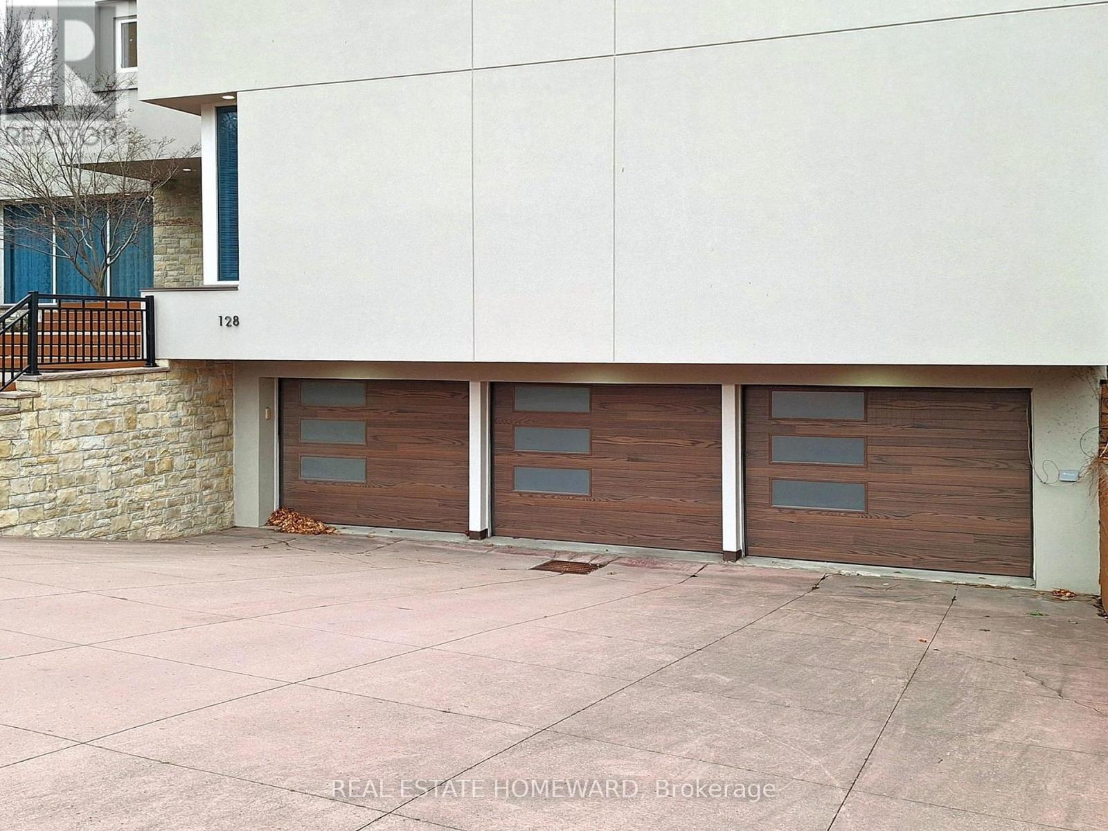 128 LAURENTIDE DRIVE