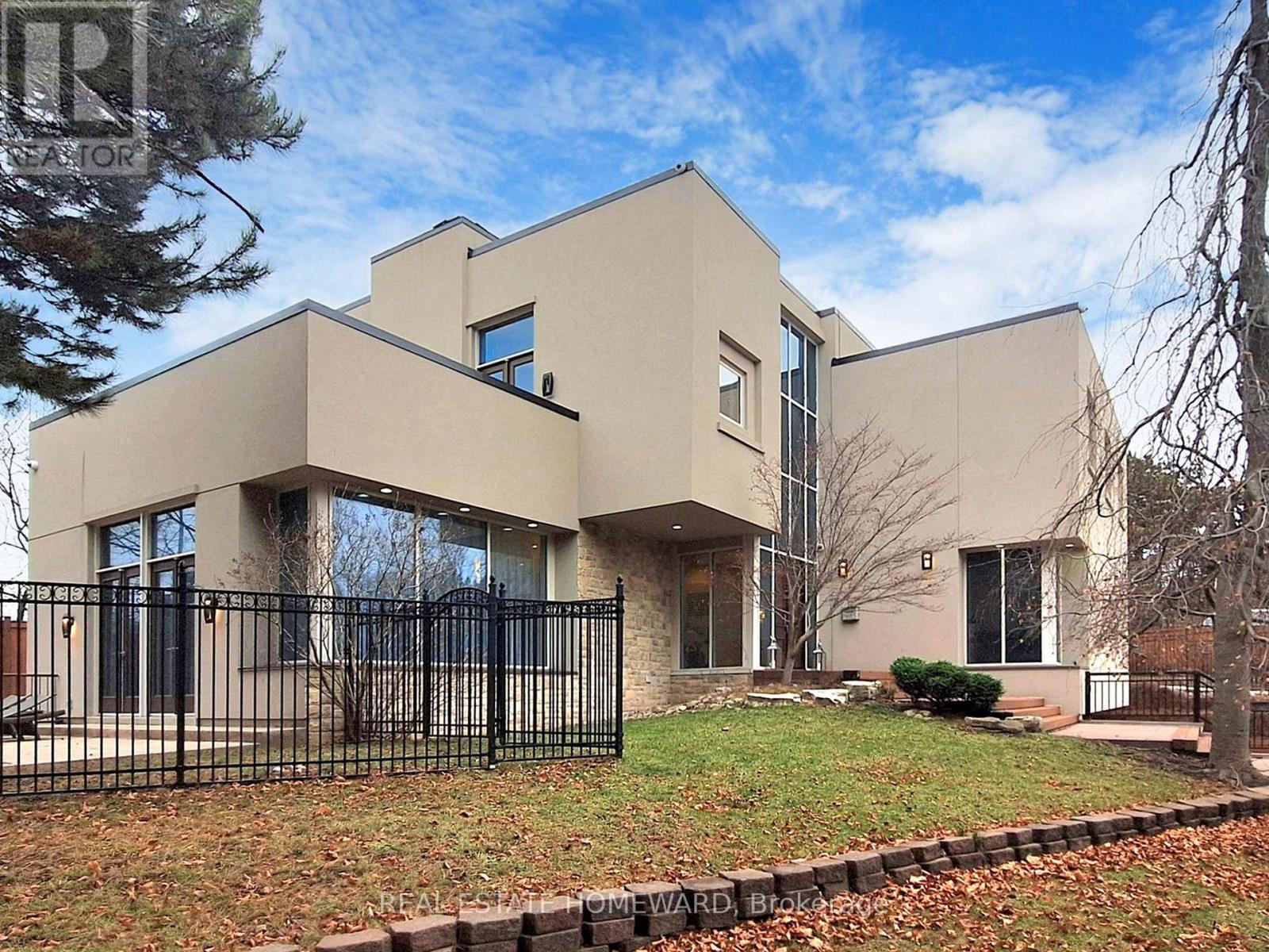 128 LAURENTIDE DRIVE