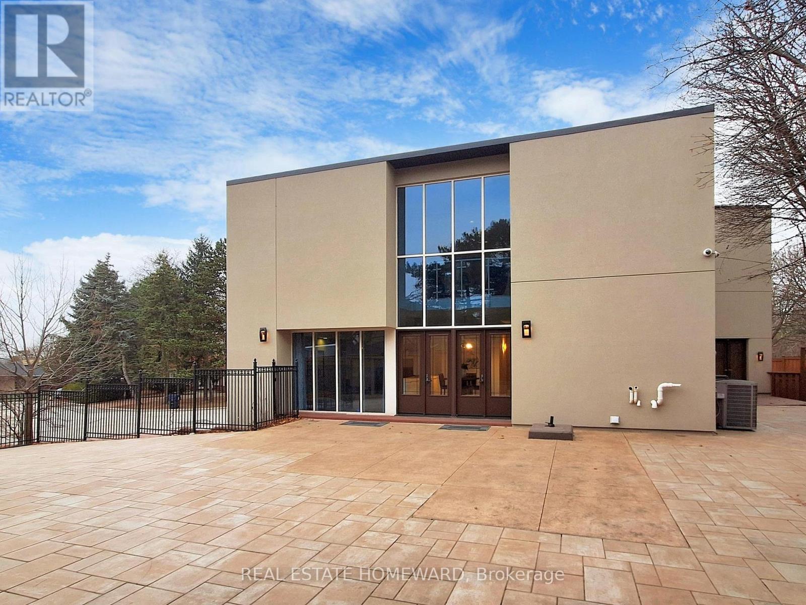 128 LAURENTIDE DRIVE