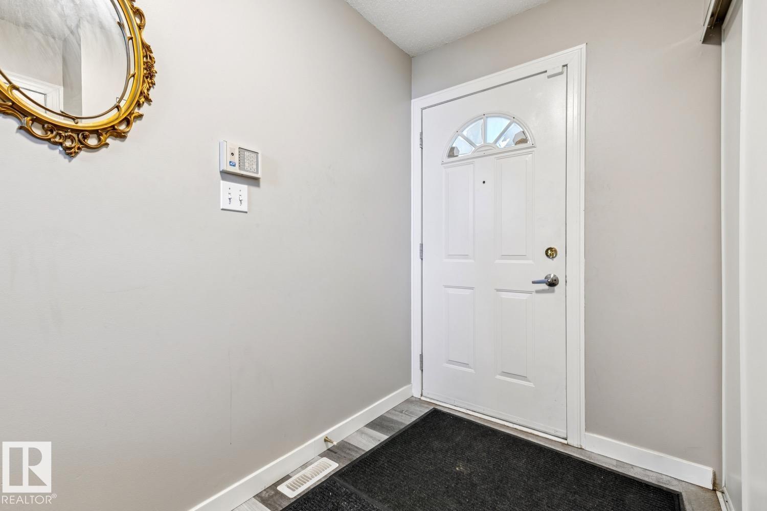 #40 9520 174 ST NW